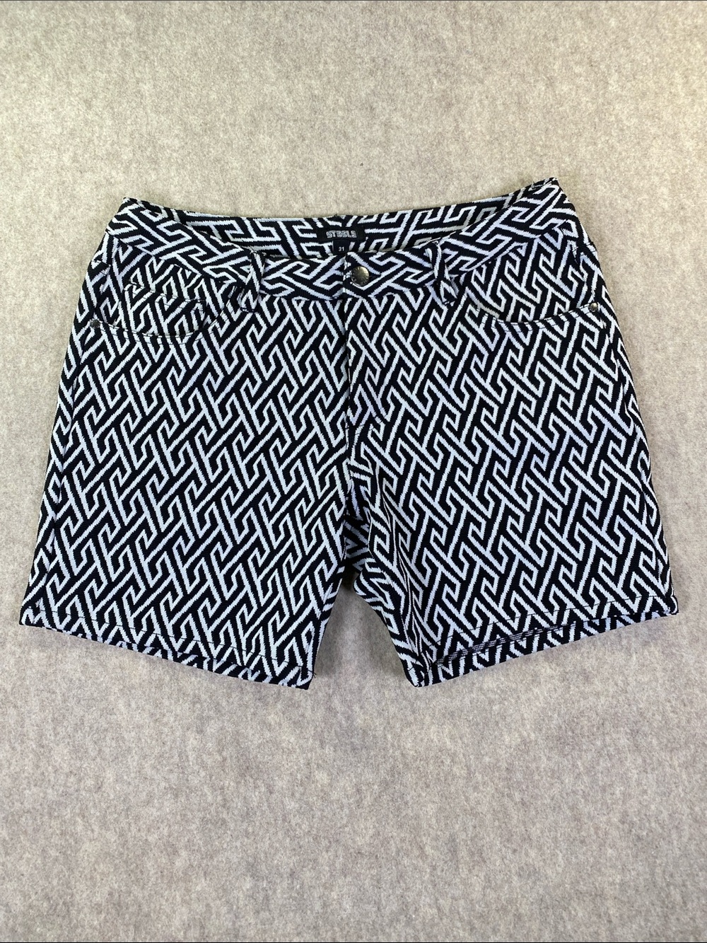 St33le Black & White Geometric Pattern Shorts